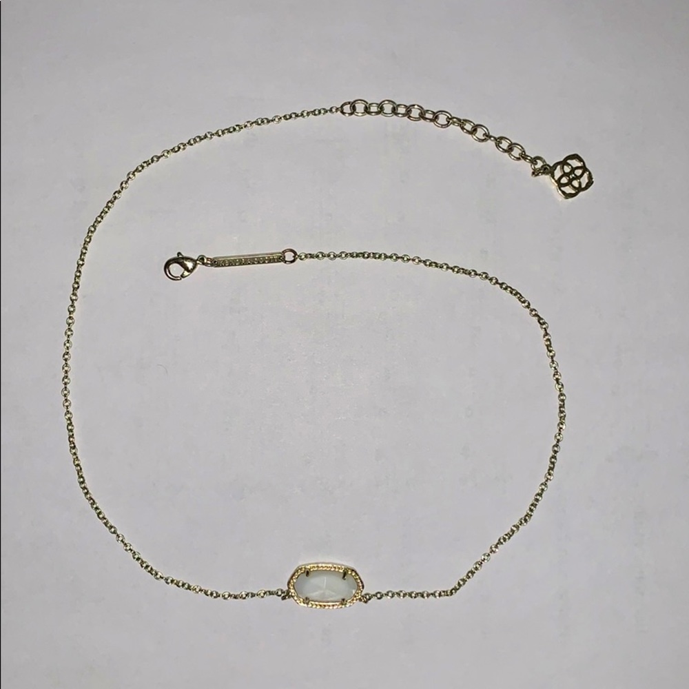 Kendra Scott necklace